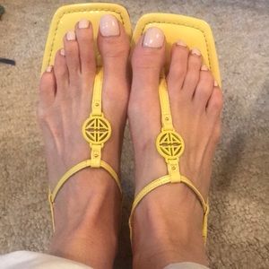 Antonio Melani yellow sandals 🩴